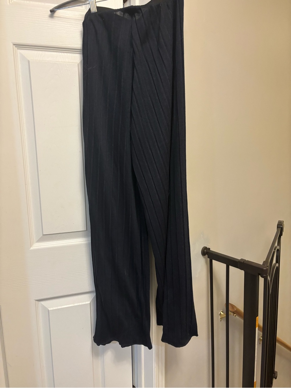 ZARA Womens Pants M Black Wide Leg Pleated Pull On Elastic Waist Dress Pants